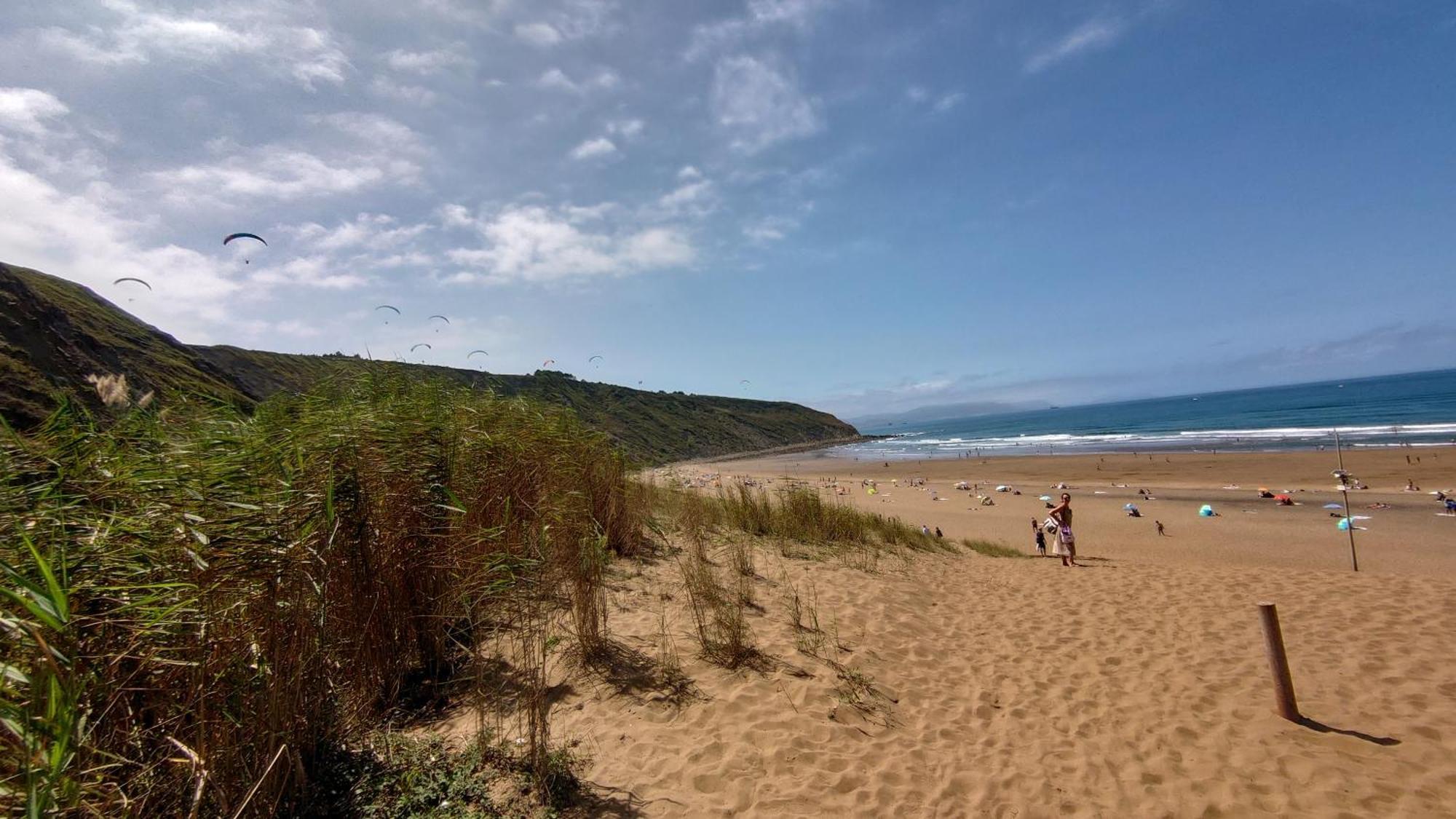 Junto A Las Playas,Dos Terrazas Y Vistas Al Mar Sopelana Bagian luar foto